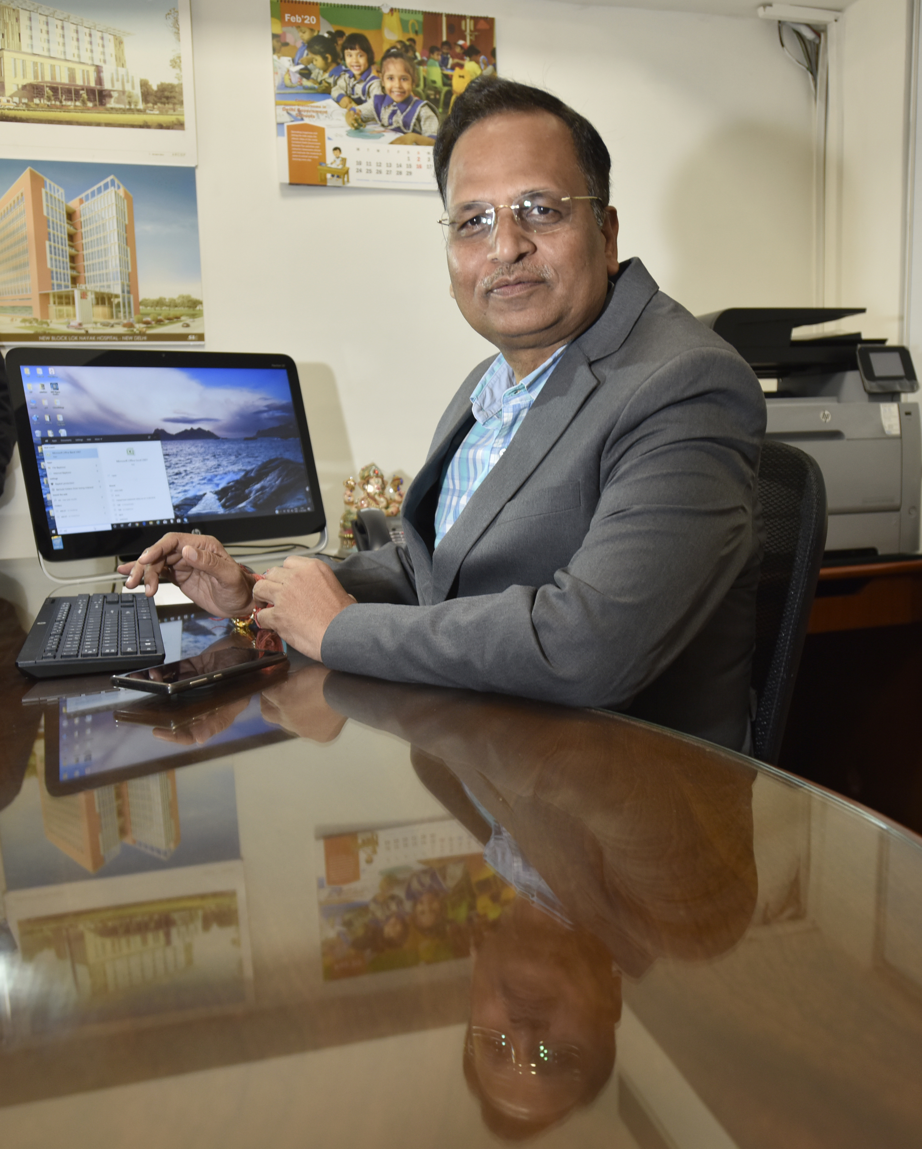 सुप्रीम कोर्ट ने दिल्ली के पूर्व मंत्री सत्येंद्र जैन को दी राहत, अब 4 दिसंबर तक जमानत पर रहेंगे