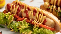 Chicago Has The Largest Hotdog In World; Holds Record For 11 Years