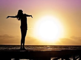 Tips of happiness : हमेशा खुश रहना चाहते हैं तो फिर इन बातों का रखें खास ख्याल, निगेटिविटी रहेगी दूर Tips of happiness : हमेशा खुश रहना चाहते हैं तो फिर इन बातों का रखें खास ख्याल, निगेटिविटी रहेगी दूर