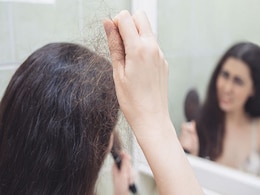 बालों का झड़ना और सफेद होना नहीं हो रहा है बंद, इस हर्बल तेल को लगाने से मिल जाएगी निजात बालों का झड़ना और सफेद होना नहीं हो रहा है बंद, इस हर्बल तेल को लगाने से मिल जाएगी निजात