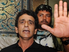 Former ICC Elite Umpire Runs Clothes And Shoes Shop In Pakistan