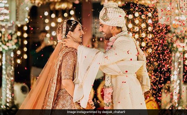 Deepak Chahar Jaya Bhardwaj Marriage: दीपक की हुईं जया, ढोल नगाड़ों से गूंजा मैरिज गार्डन, देखें Videos और Pics