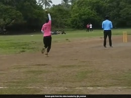 लगान के 'गोली' की तरह हाथ घुमाकर गेंद फेंकता है गेंदबाज, देखकर उड़ जाएंगे होश- Video लगान के 'गोली' की तरह हाथ घुमाकर गेंद फेंकता है गेंदबाज, देखकर उड़ जाएंगे होश- Video