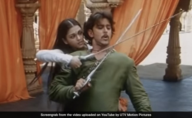 Weekend Binge: 5 Historical Dramas To Add To Your Watchlist