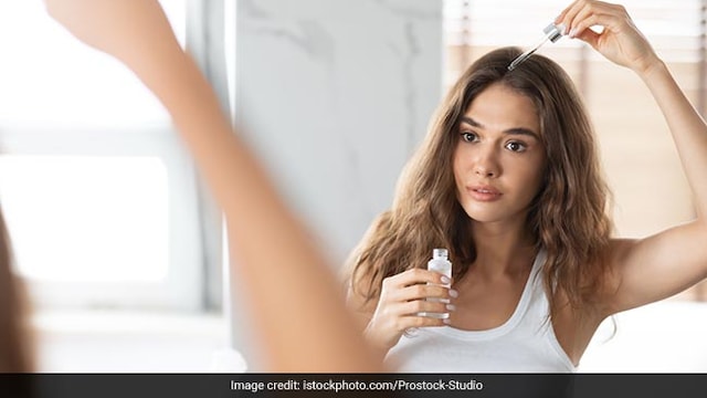 Vitamin B5 strengthens hair follicles, reduces hair loss, and adds shine and softness to the hair strands