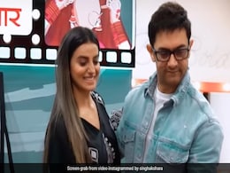 अक्षरा सिंह ने आमिर खान के साथ किया डांस, वीडियो देख कर फैंस ने पूछा- आमिर अगली फिल्म में लेने वाले हैं क्या अक्षरा सिंह ने आमिर खान के साथ किया डांस, वीडियो देख कर फैंस ने पूछा- आमिर अगली फिल्म में लेने वाले हैं क्या