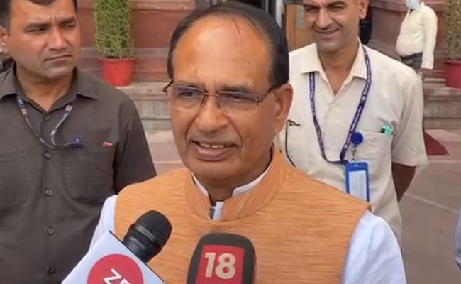 शिवराज सिंह चौहान को ले जा रहे हेलीकॉप्टर में आयी खराबी, सड़क मार्ग से सिवनी पहुंचे CM