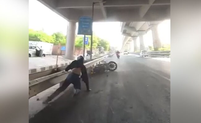 Watch Suv Driver Argues With Biker On Delhi Road Then This Happens