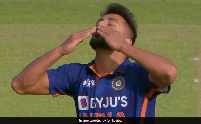 कैसे 'जम्मू एक्सप्रेस' उमरान मलिक ने आखिरी 3 गेंद पर पलटा मैच, अपने दूसरे ही मैच में बने हीरो- Video