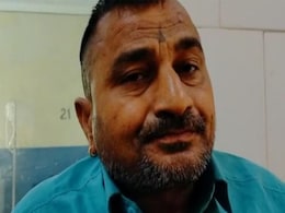 सांप ने किसान को काटा तो गुस्से में किसान ने सांप को ही काटकर खा गया, हैरान हो रहे हैं लोग सांप ने किसान को काटा तो गुस्से में किसान ने सांप को ही काटकर खा गया, हैरान हो रहे हैं लोग