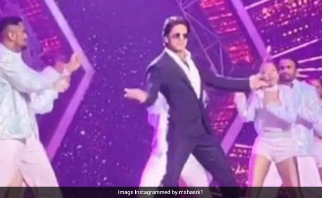 ICYMI: Shah Rukh Khan Dancing At Mumbai Police's Umang Event - Watch Viral Clip