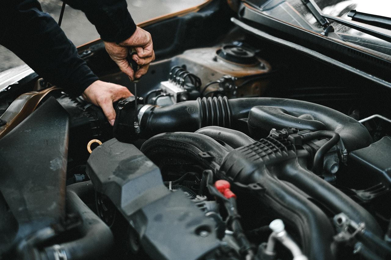 What Are The Most Effective Way to Charge A Car Without A Cord?