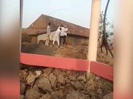 VIDEO:  मध्य प्रदेश में कांग्रेस विधायक की गुंडागर्दी, ठेकेदार की जूते से कर दी पिटाई VIDEO:  मध्य प्रदेश में कांग्रेस विधायक की गुंडागर्दी, ठेकेदार की जूते से कर दी पिटाई