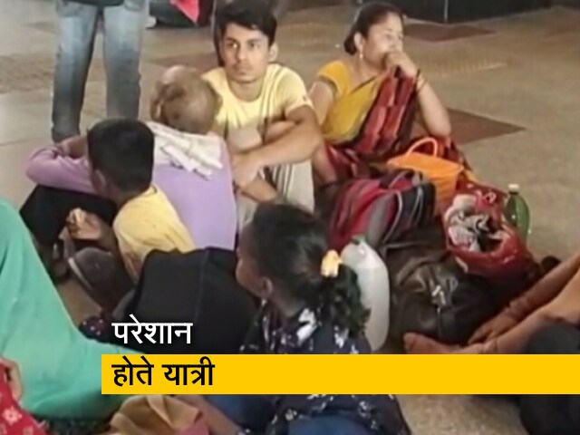 'अग्निपथ' पर हिंसा के बीच कई ट्रेनों का परिचालन ठप