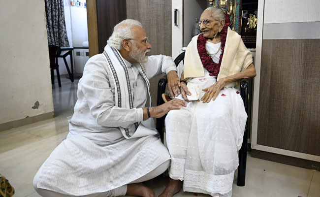 &quot;My Dead Mother Was Abused&quot;: PM Hits Out At Rahul Gandhi, Tejashwi Yadav