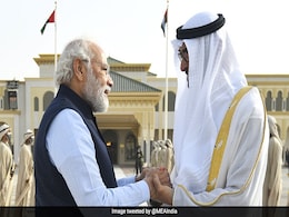 PM Modi पैगंबर मोहम्मद को लेकर हुए विवाद के बाद पहुंचे UAE, राष्ट्रपति मोहम्मद बिन ज़ाएद के गले मिल कर जताई कृतज्ञता PM Modi पैगंबर मोहम्मद को लेकर हुए विवाद के बाद पहुंचे UAE, राष्ट्रपति मोहम्मद बिन ज़ाएद के गले मिल कर जताई कृतज्ञता