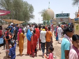 लैला-मजनू की मजार पर सालाना उर्स का आयोजन, देश-विदेश से पहुंच रहे हैं लोग लैला-मजनू की मजार पर सालाना उर्स का आयोजन, देश-विदेश से पहुंच रहे हैं लोग