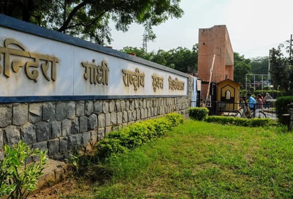 UGC बनाम IGNOU: इन छात्रों की डिग्री हो सकती है रद्द, पूरे करियर पर पड़ सकता है असर