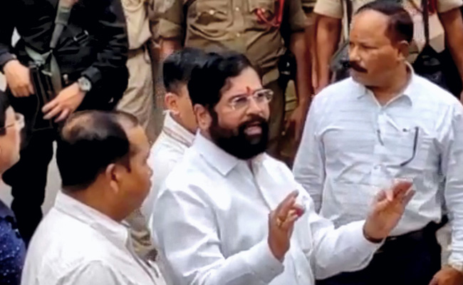 53 Shiv Sena MLAs From Team Shinde, Team Thackeray Get Showcause Notices