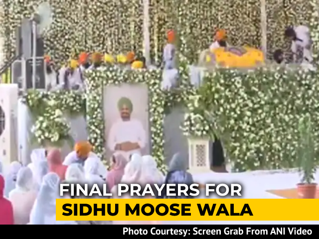 At Final Prayers For Sidhu Moose Wala, His Father Seeks Justice