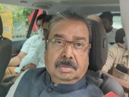 शांत रहा, गप्प बसा! कीर्तिकरांना माध्यमांशी बोलण्यास बंदी शांत रहा, गप्प बसा! कीर्तिकरांना माध्यमांशी बोलण्यास बंदी