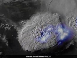 Incredible Satellite Video Shows "Tornadic Supercell' Forming Over Chicago Incredible Satellite Video Shows "Tornadic Supercell' Forming Over Chicago