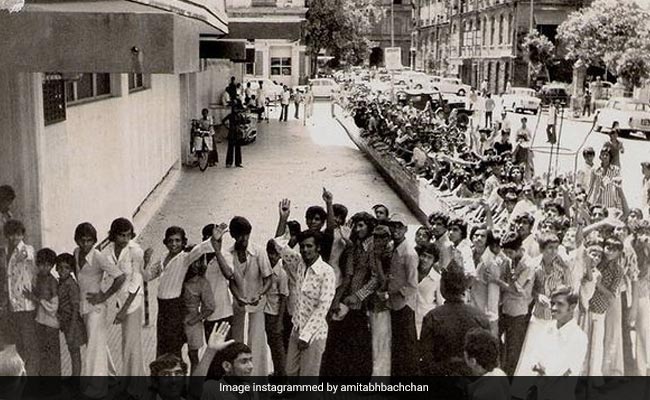 The <i>Don</i> Of All Throwbacks: "Mile Long" Queues For Amitabh Bachchan's 1978 Film