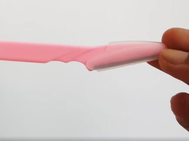 Eyebrows at home: Can this nifty brow razor do the job at home?