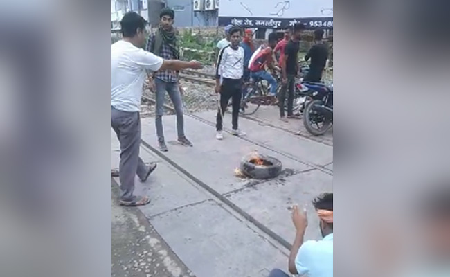 'Agnipath' Protests Highlights: Internet Suspended In 12 Districts Of Bihar