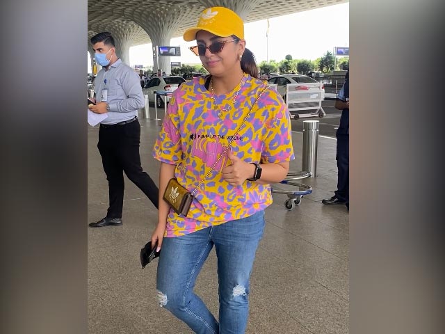 It's Raining Prints At The Mumbai Airport, Courtesy Huma Qureshi