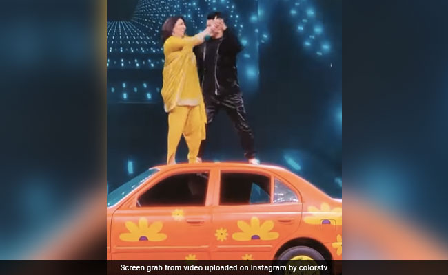 Neetu Kapoor Dance: कार की छत पर इस शख्स के साथ डांस करती नजर आईं नीतू कपूर, देखकर फैंस बोले- 'ग्रेट नीतू जी'