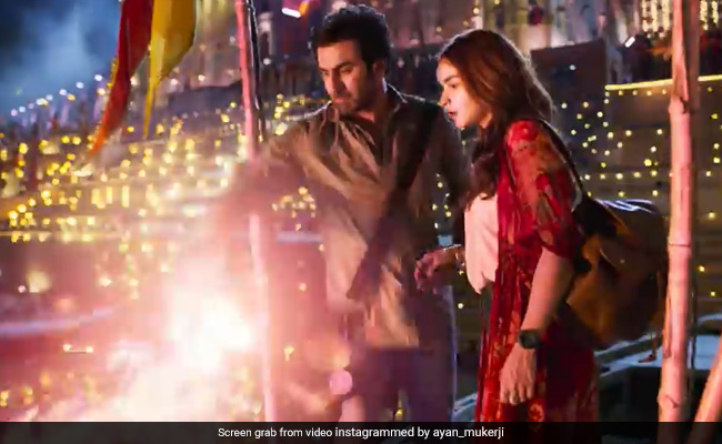 <i>Brahmastra</i> Trailer: Fireproof Ranbir Kapoor Is The Ultimate Weapon Against The Forces Of Darkness