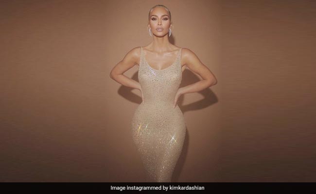 Kim Kardashian पर मर्लिन मुनरो की ड्रेस को डैमेज करने का लगाया जा रहा है आरोप, मेट गाला में पहने नजर आई थीं यह गाउन