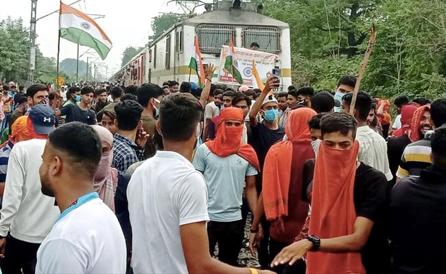 Agnipath Protest Bihar Bandh LIVE Updates: अग्निपथ पर हिंसा को लेकर बिहार में राजनीति तेज, जदयू-बीजेपी आमने-सामने