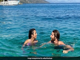 अनुराग कश्यप की बेटी आलिया ने शेयर की बॉयफ्रेंड शेन के साथ चिल करते हुए फोटो, फैंस बोले- लवली कपल अनुराग कश्यप की बेटी आलिया ने शेयर की बॉयफ्रेंड शेन के साथ चिल करते हुए फोटो, फैंस बोले- लवली कपल