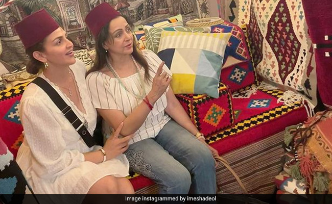 An "All Girls Trip" Featuring Hema Malini And Daughter Esha Deol
