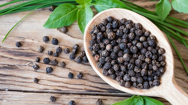 Black pepper has many benefits including boosting immunity