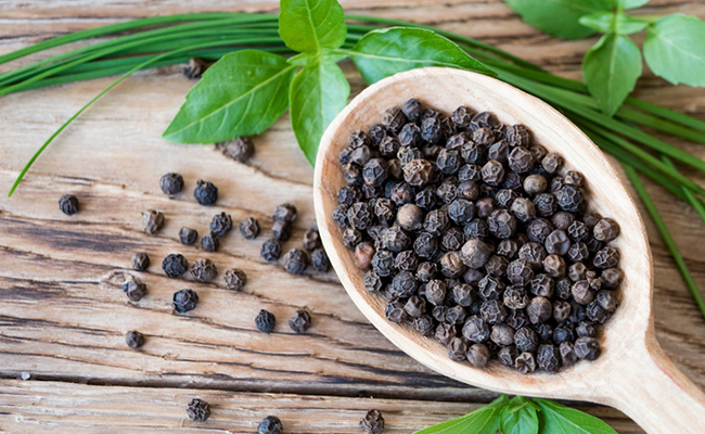 Black pepper has many benefits including boosting immunity