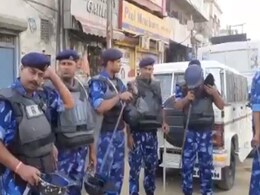 जुमे की नमाज से पहले सहारनपुर में जिला प्रशासन ने जवानों के साथ किया फ्लैग मार्च जुमे की नमाज से पहले सहारनपुर में जिला प्रशासन ने जवानों के साथ किया फ्लैग मार्च