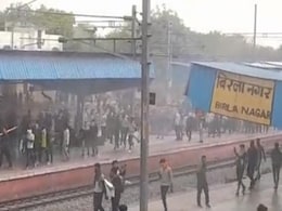Watch: Agnipath Protesters Go On Rampage In Madhya Pradesh's Gwalior Watch: Agnipath Protesters Go On Rampage In Madhya Pradesh's Gwalior
