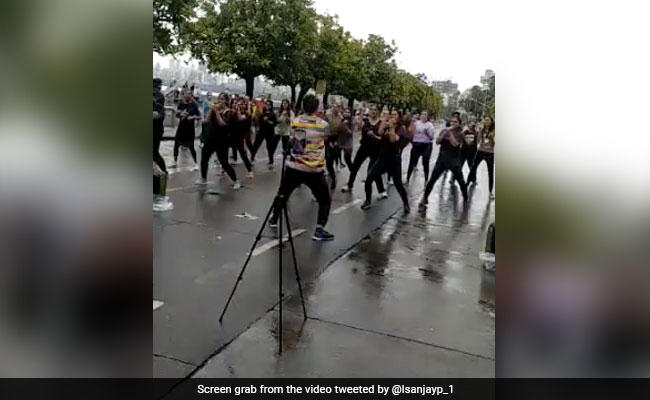 Mumbai Flash Mob Grooves To 'In Da Getto', Police Chief Posts Video