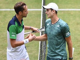 Daniil Medvedev Fumes At Coach During Defeat To Hubert Hurkacz In Halle Final