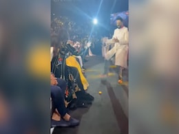 IIFA 2022: Abhishek Bachchan's "Impromptu Performance" With Wife Aishwarya Rai And Daughter Aaradhya IIFA 2022: Abhishek Bachchan's "Impromptu Performance" With Wife Aishwarya Rai And Daughter Aaradhya