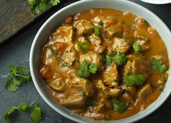 Chicken Salna: Try This Tamil-Nadu Style Chicken Dish For Your Next Lunch Party Chicken Salna: Try This Tamil-Nadu Style Chicken Dish For Your Next Lunch Party