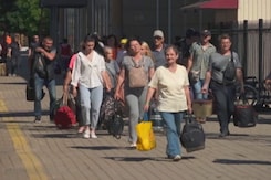Hundreds Continue To Flee East Ukraine Hundreds Continue To Flee East Ukraine