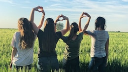 National Best Friends Day 2022: क्&zwj;यों और कब मनाते हैं बेस्ट फ्रेंड डे, जानें क्&zwj;या है इतिहास और कैसे करें सेलेब्रेट