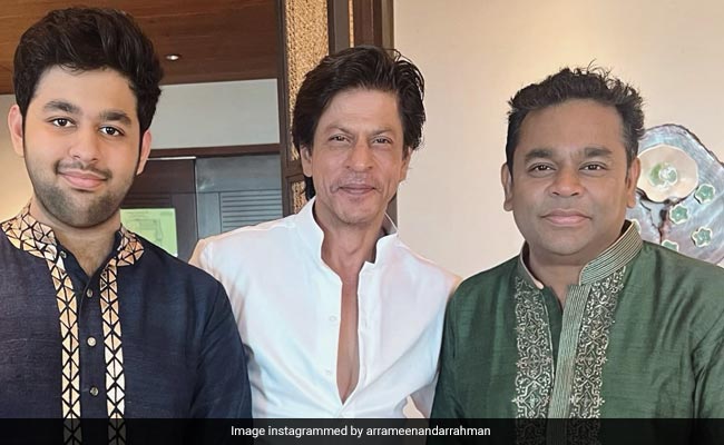 The Internet Loved This Pic Of Shah Rukh Khan With Rahman And Son Ameen <i>Dil Se</i>. No Caption Needed