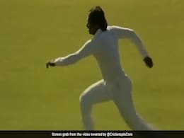 जब जावेद मियांदाद ने उतारी डेनिस लिली की गेंदबाजी एक्शन की नकल, देखकर हर कोई रह गया था हैरान- Video जब जावेद मियांदाद ने उतारी डेनिस लिली की गेंदबाजी एक्शन की नकल, देखकर हर कोई रह गया था हैरान- Video