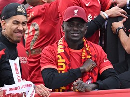 Sadio Mane Poses in Bayern Shirt During Munich Medical Check