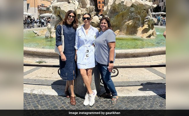 When In Rome, Do As Gauri Khan, Shweta Bachchan And Gang. See Holiday Pic